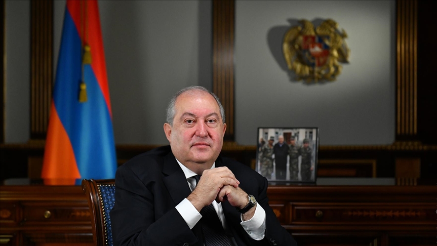 Президент Армении пообещал держать в центре внимания проблемы армии