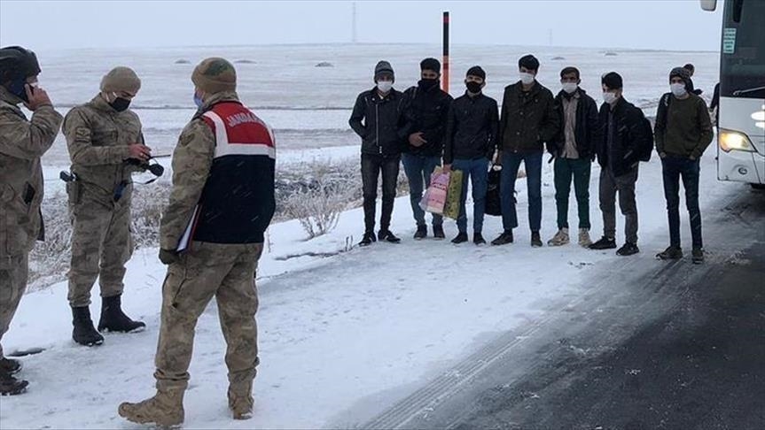 11 irregular migrants held in eastern Turkey