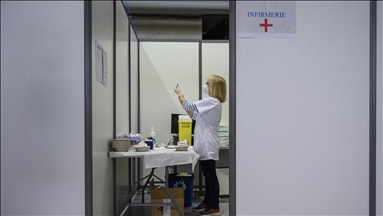 Why is EU lagging behind in COVID-19 vaccinations?