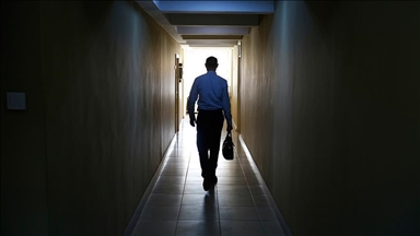 US payrolls fall short of expectation in February