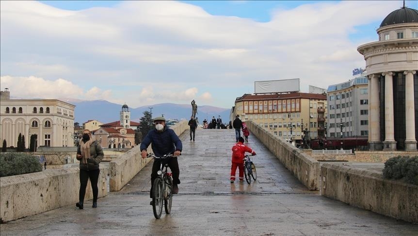 Северна Македонија: Од Ковид-19 починаа 35 лица, регистрирани се 734 заразени