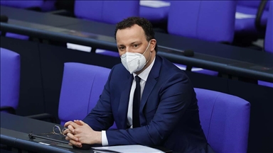 Almanya Sağlık Bakanı Kovid-19'a karşı ikinci aşıyı olanların belirli özgürlüklere kavuşabileceğini söyledi