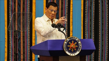 Filipinas pide a China no negar los derechos de pesca en disputada zona marítima 