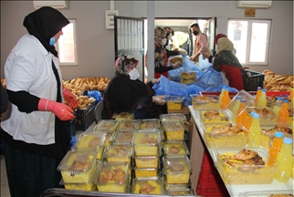 سوريا.. جمعية "هطاي" التركية توزع إفطارًا يوميًا في عفرين