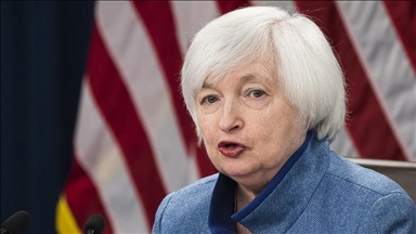 Yellen supports rise in US interest rates, then concedes