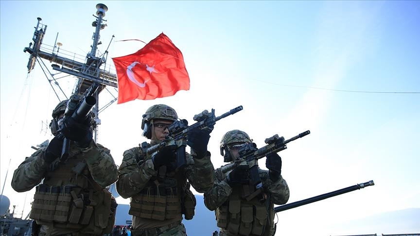 تركيا تستخدم جهازا للتحرك تحت الماء بمناورات "ذئب البحر"