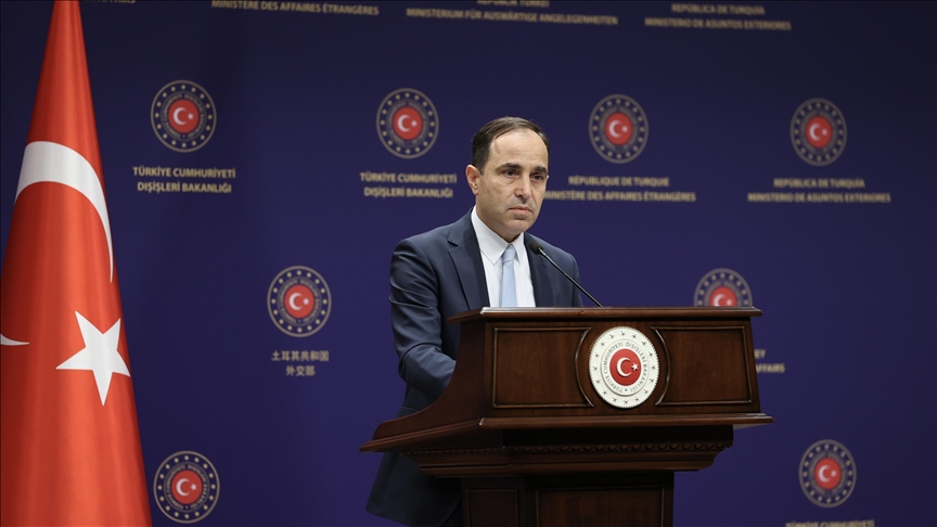 'Turkey fights Deash/ISIS on the ground while Greece gives haven to terrorists'