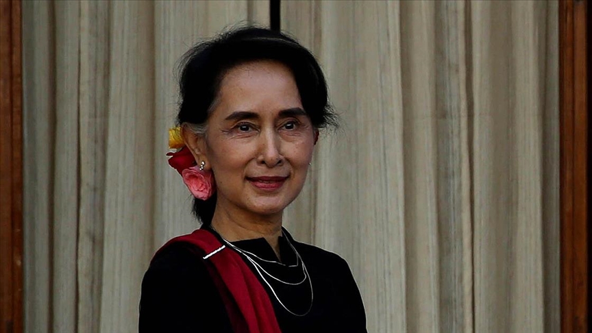 Myanmar'ın devrik lideri Suu Çii gözaltında Kovid-19 aşısı oldu 
