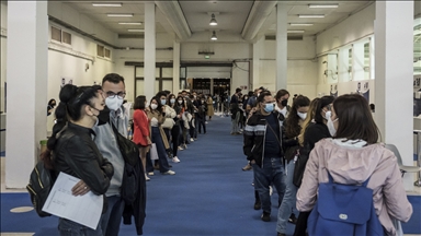 İtalya'da günlük Kovid-19 vaka sayısı yeniden 1000'in üzerine çıktı
