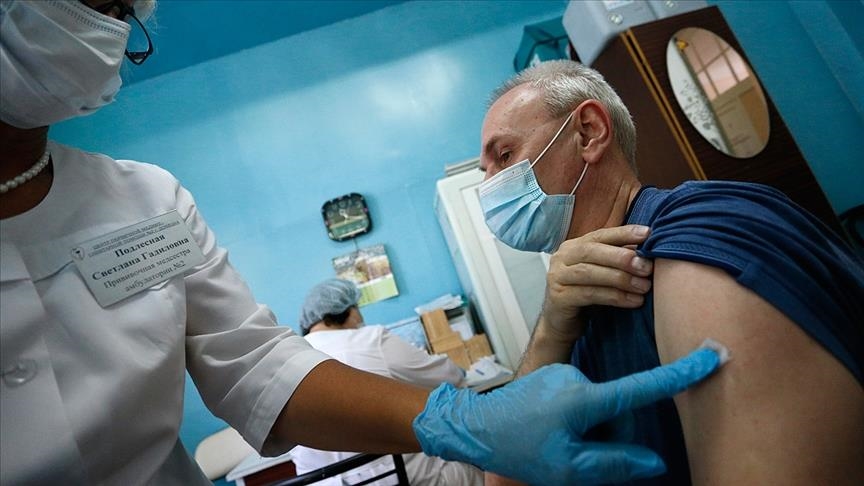 Во светот досега аплицирани над 4,43 милијарди дози вакцини против Ковид-19