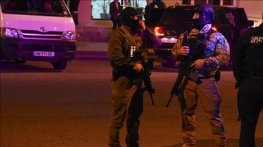 В Грузии неизвестный совершил налет на банк и взял 15 человек в заложники