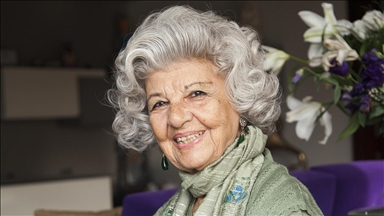 Oyuncu ve dublaj sanatçısı Jeyan Tözüm: Ben mesleği seçmedim, meslek beni seçti