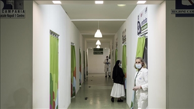 İtalya'da Kovid-19 aşısı tamamlananların oranı yüzde 80'i geçti