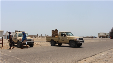 6 killed in Yemen blast targeting officials