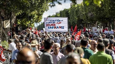 تظاهرات مردم تونس علیه تصمیمات اخیر رئیس‌جمهور این کشور