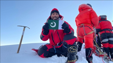 باكستاني يهدف لتسلق أعلى 14 جبلا بالعالم بحلول نهاية 2023 (مقابلة)