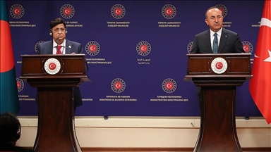 Чавушоглу встретился с коллегой из Бангладеш 