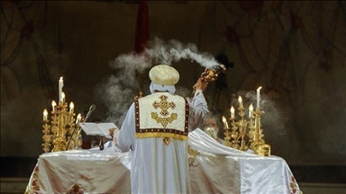 بابا أقباط مصر يحيي قداس بداية 2022 وسط تشديدات أمنية