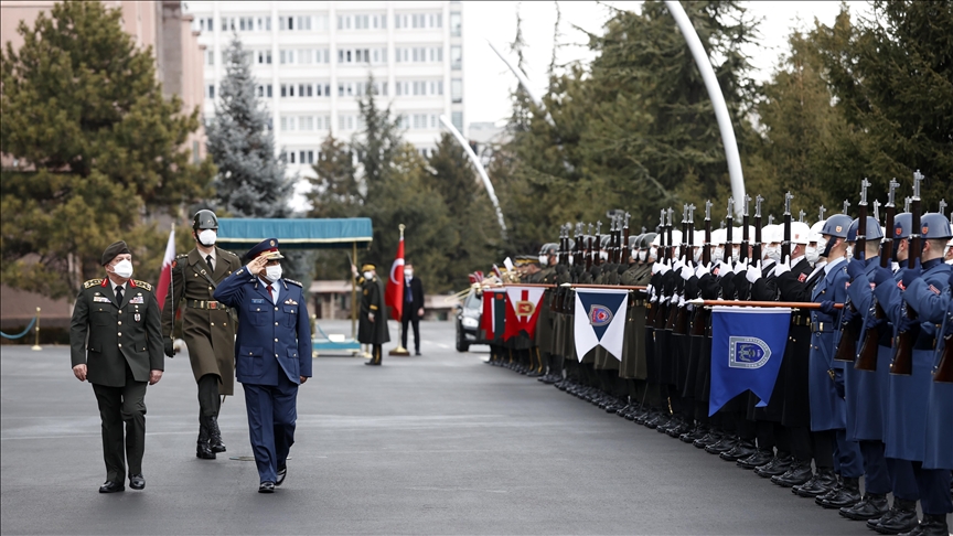 رئيس أركان الجيش التركي يلتقي نظيره القطري