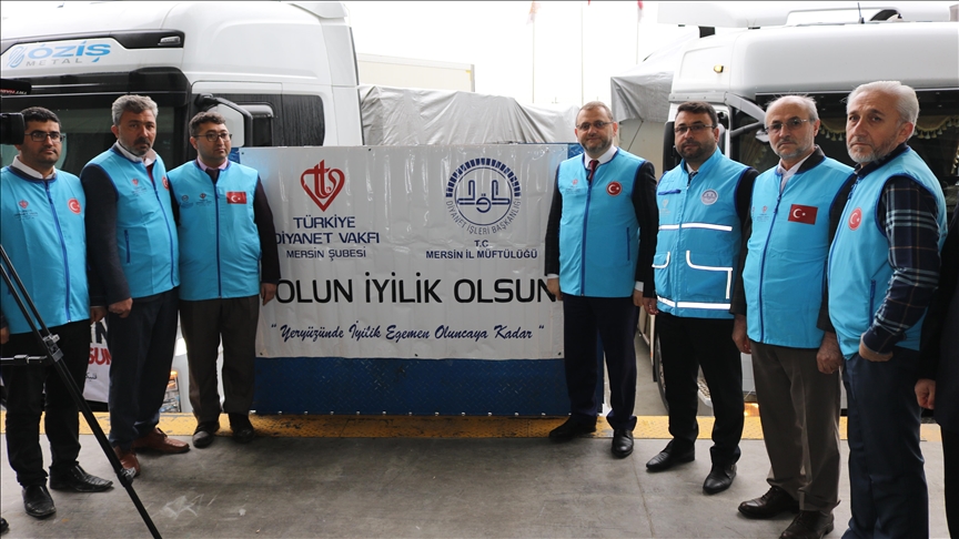 تركيا.. إرسال 18 شاحنة مساعدات إنسانية للمحتاجين شمالي سوريا