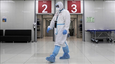 Суточный прирост COVID-19 в России достиг почти 142 тыс. случаев