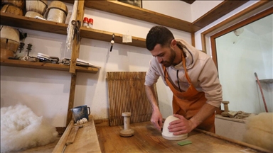 Изработката на кече - традиционален занает во Албанија