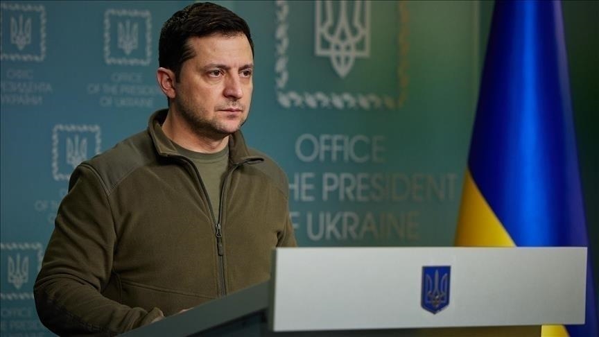 Le président ukrainien réclame la fermeture complète de l'espace aérien