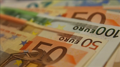 OECD area inflation hits 7.2% in January, highest in 30 years