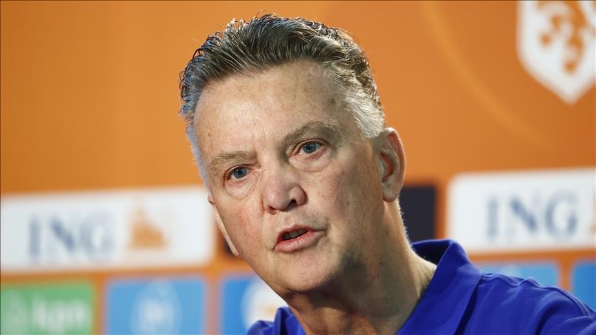 Netherlands manager Van Gaal reveals he has prostate cancer