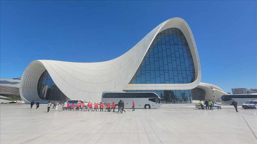 الأتراك يتصدرون السيّاح الأجانب الأكثر زيارة لأذربيجان