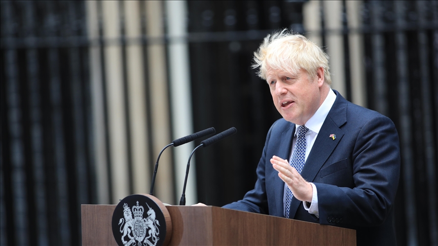 İngiltere Başbakanı Johnson partisinin liderliğinden istifasını açıkladı