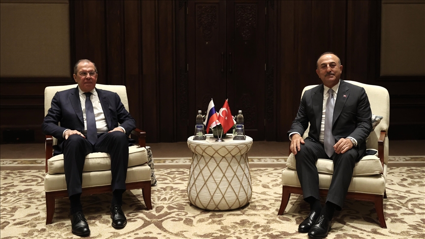 Турскиот министер Чавушоглу оствари средба со својот руски колега Лавров