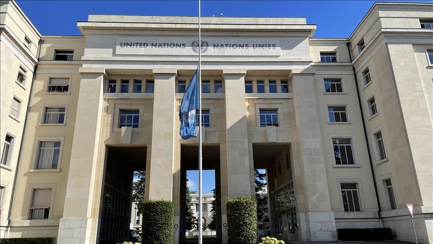 Флаги ООН, ЕС и НАТО приспущены в память о Елизавете II