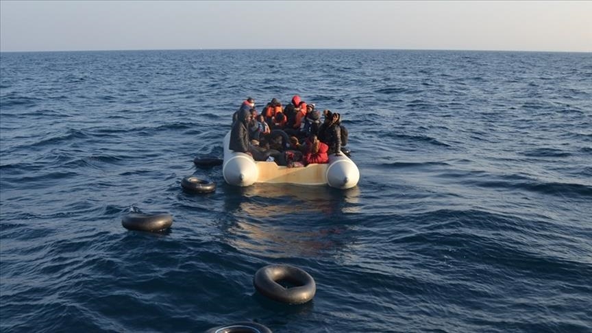 گارد ساحلی ترکیه 75 مهاجر غیرقانونی را از خطر غرق شدن نجات داد