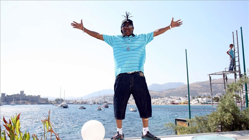 Gangsta's Paradise şarkısıyla adını duyuran ABD'li rapçi Coolio