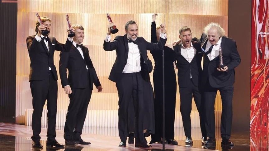 Филмот „Триаголник на тагата“, во копродукција на ТРТ, од Исланд се врати со 4 награди