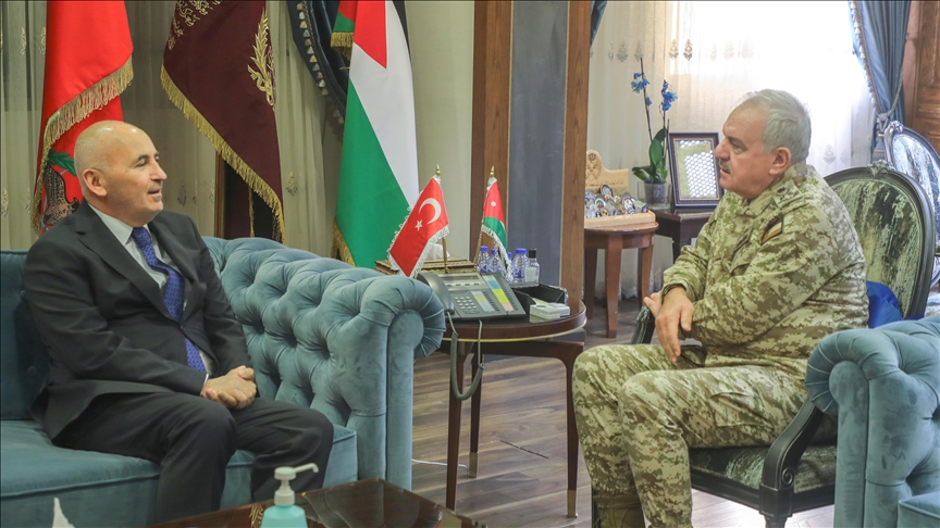 بحث تعزيز التعاون العسكري بين تركيا والأردن