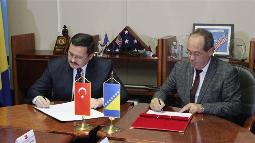 البوسنة توقع اتفاقا مع شركة تركية لصيانة آلياتها العسكرية