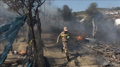 اليونان.. حريق في مخيم لطالبي اللجوء بجزيرة مدللي