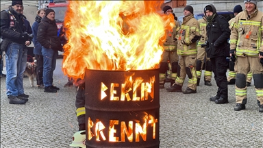 Firefighters in German capital protest over working conditions