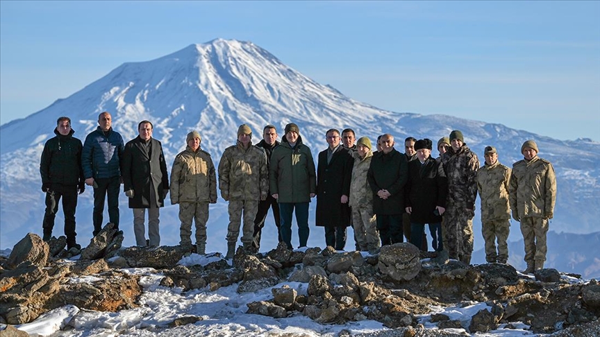 بازدید وزیر کشور ترکیه از نیروهای مرزبانی مستقر در مرز ایران