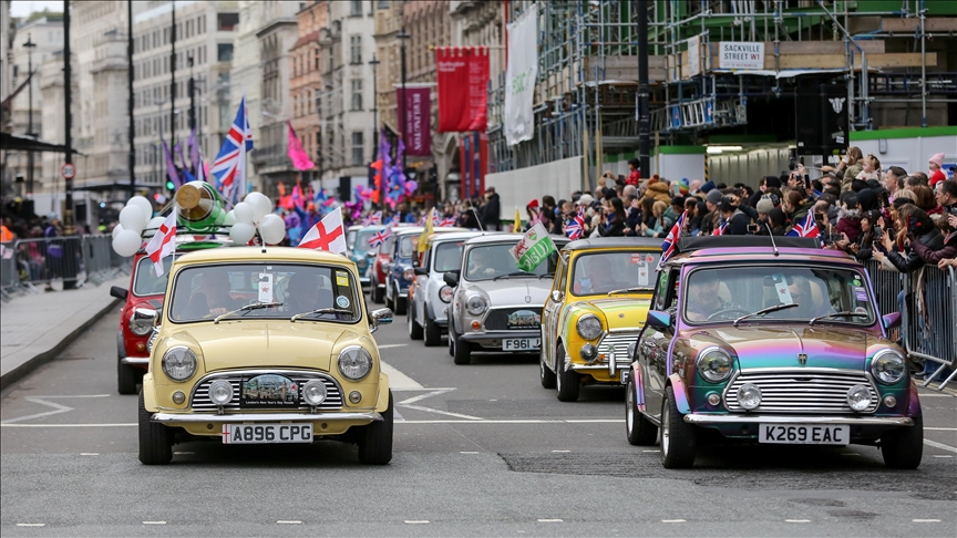 Thousands gather in London for annual New Year's Day parade
