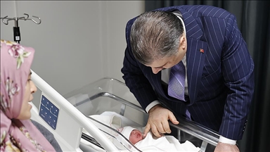 Sağlık Bakanı Koca yeni yılı İstanbul'daki hastanelerde karşıladı