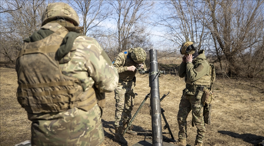 تصویربرداری آناتولی از فعالیت واحدهای توپخانه‌ای و خمپاره‌‌ای اوکراین در زاپوروژیه