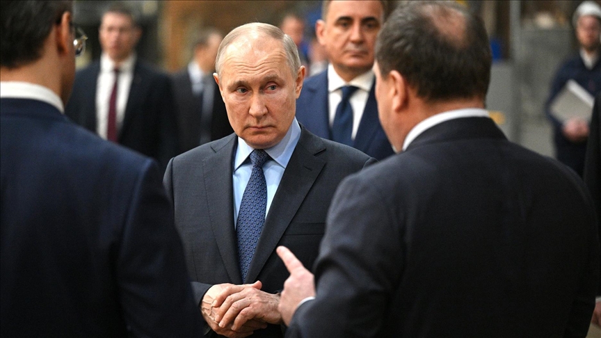 Путин: самое большое падение производства в РФ произошло в автопроме