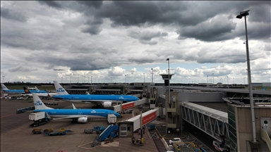 Amsterdam's Schiphol Airport set to stop late-night flight service