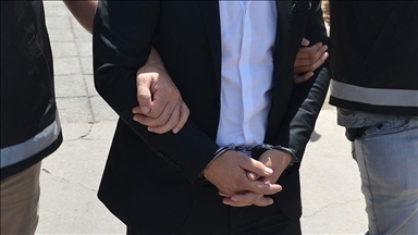 Hatay'da yıkılan sitenin yapı müteahhitlerinden biri tutuklandı