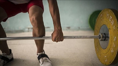 Тяжелоатлетам запретят выходить на пьедестал с флагами – IWF