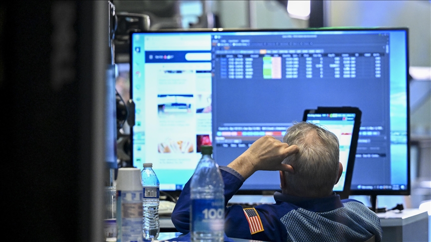 US stocks start week on soft note, ending lower