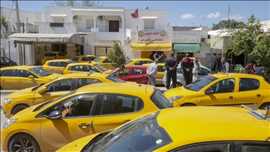 Monopole, flou juridique et prix exorbitants, ces applications mobiles de taxis qui font pâlir les Tunisiens 